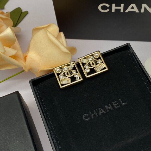 Chanel pendant double c crystal earrings - Picture 5 of 6